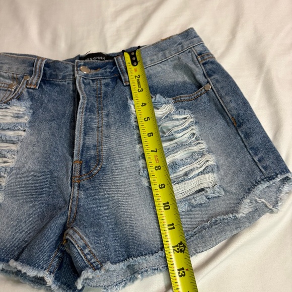 MINKPINK Light Wash Distressed Button Fly Shorts size L - Blue - Picture 10 of 10